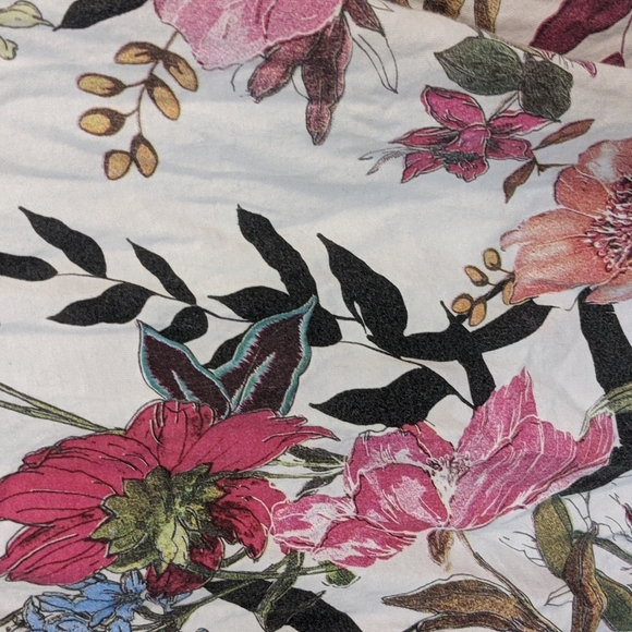 Fun Floral Top - Picture 3 of 3